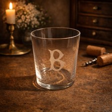 Verre / gobelet ancien en cristal soufflé gravé – Initiale B – XIXe siècle
