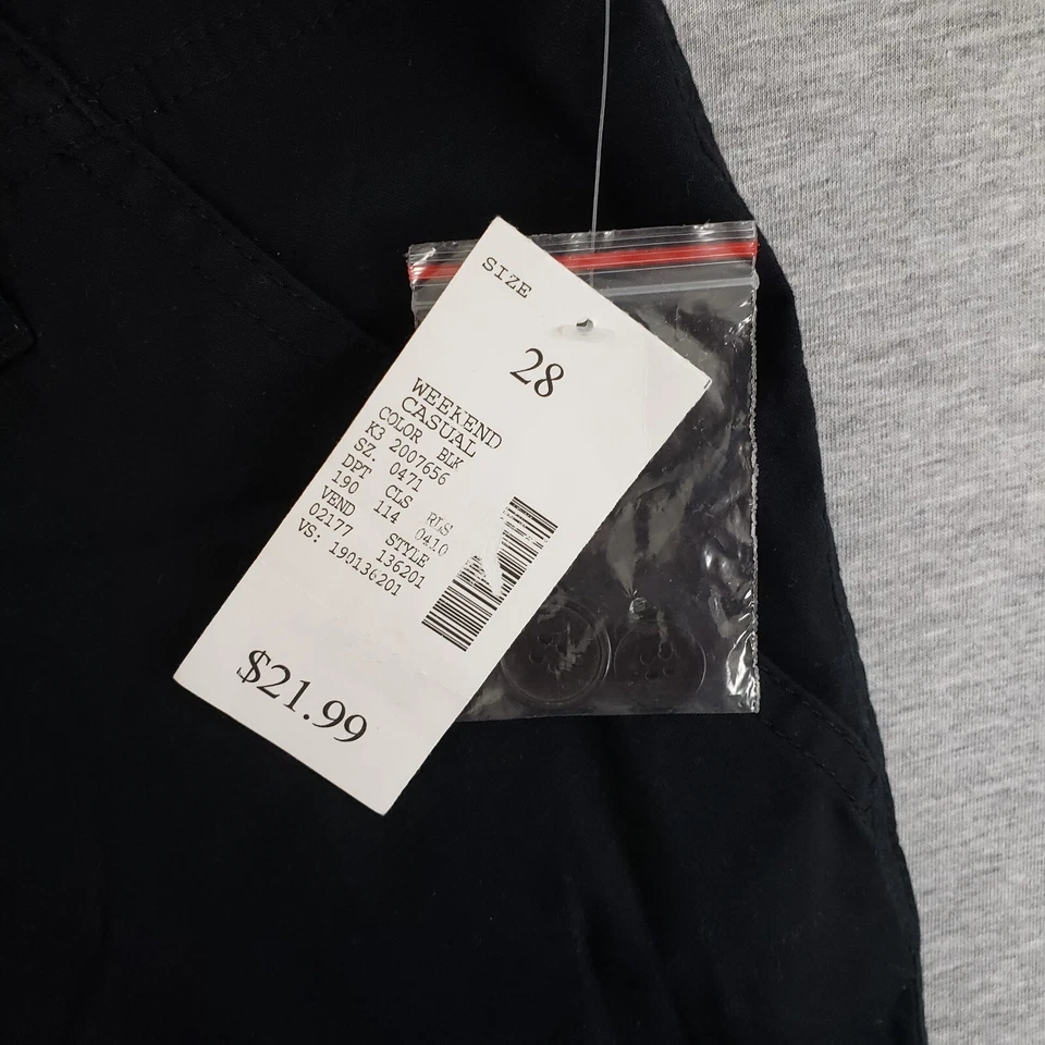 Fashion Bug Women's Size 28 Black Shorts w/ Pockets Cotton Spandex NEW w/Tags - Image 2 of 4