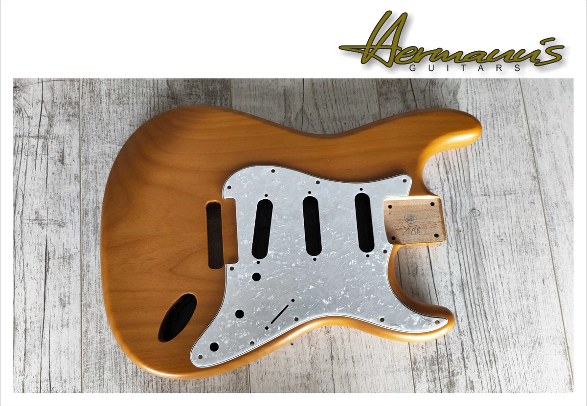 Foglio Battipenna Bianco Perla – Materiale Per Chitarra/Basso, 289x240mm, Universale