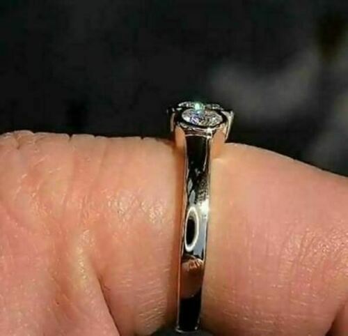 0.8Ct Round Cut Moissanite Diamond Engagement Wedding Ring 925 Sterling Silver - Afbeelding 4 van 7