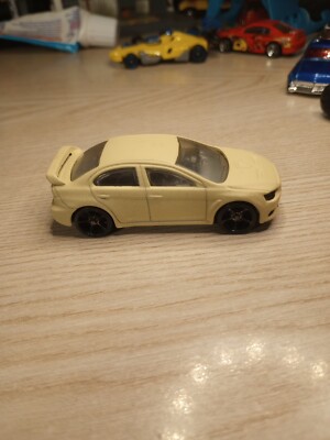 Hot Wheels 2008 LANCER EVOLUTION - Color Shifters Yellow/orange
