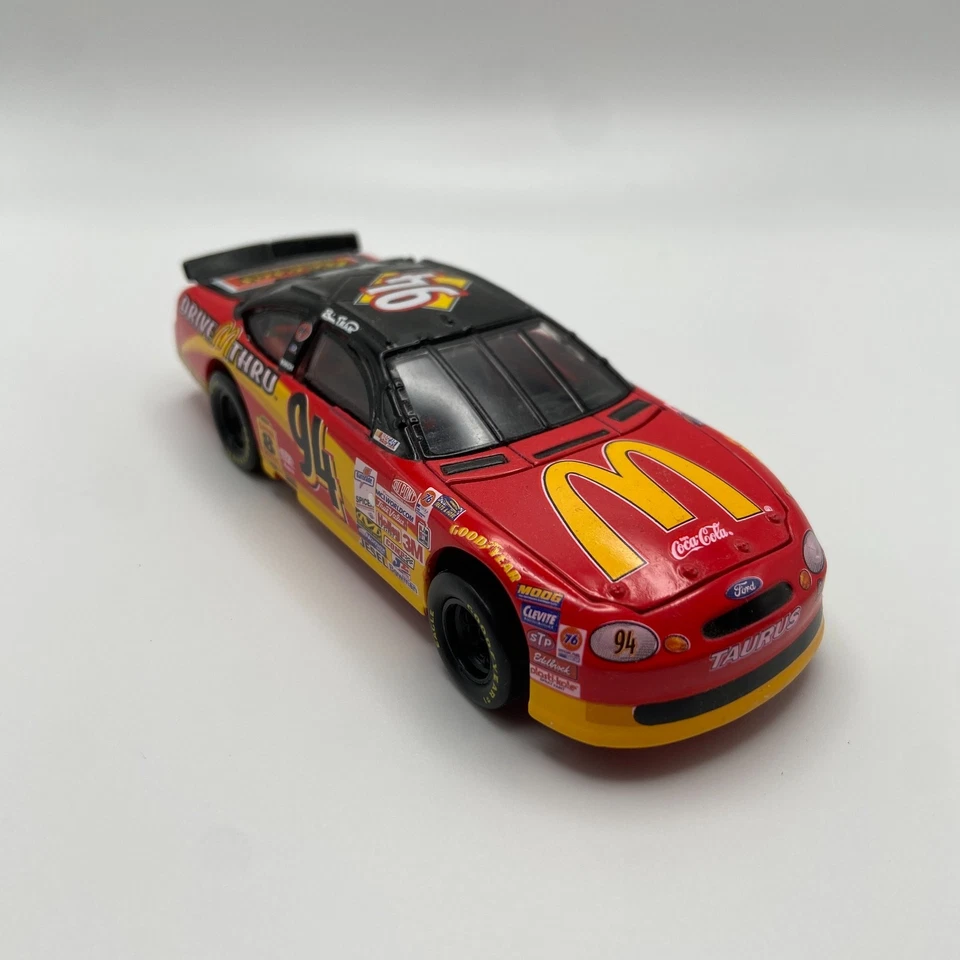 Hot Wheels Racing Crew’s Choice #94 McDonald’s Ford Taurus | Escala 1:43 | NASCAR Foto 3 de 4
