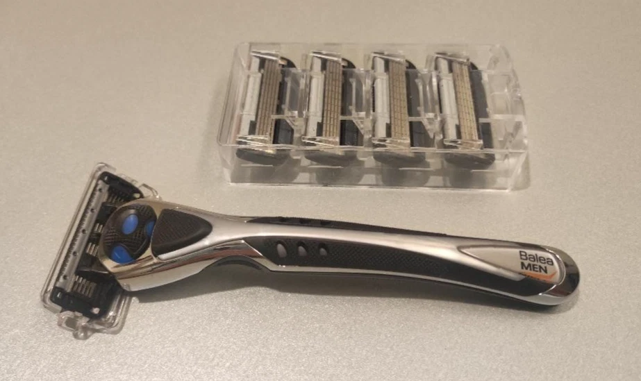 Balea precision 5 Flex Pro Rasierer , neu , plus Klingen 4 stück ohne OVP - Bild 3 von 4