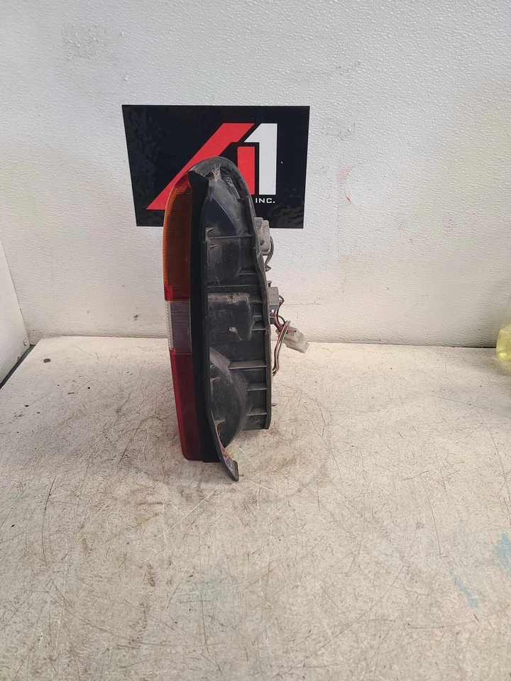 99-03 SUZUKI GRAND VITARA 01-03 XL-7 LUZ TRASERA FRENO TRASERO IZQUIERDO LÁMPARA Foto 4 de 4