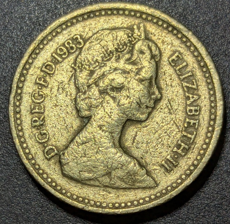 Rare! 1983 One Pound Coin Error Upside Down Rim Queen Elizabeth II. 