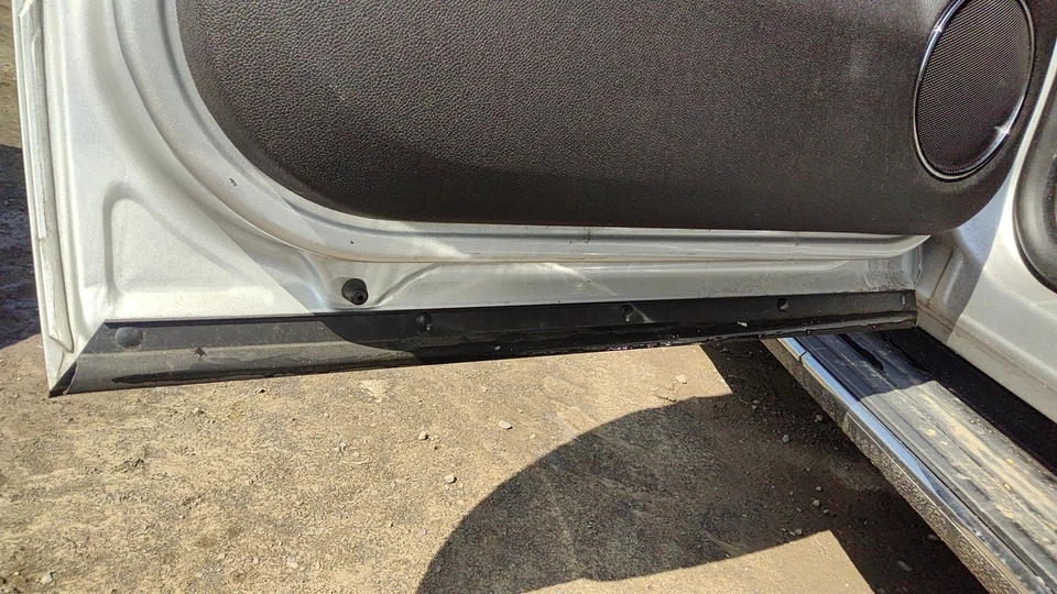 14 ESCALADE ESV Rear Door Driverradiant Silver Metallic gan - Изображение 2 из 2