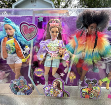 Barbie Extra 5 Doll Pack, 1 Exclusive Doll, 6 Pets, 70 Pieces - HGB61 NRFB