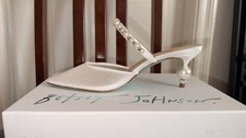 NWB Betsey Johnson Evey Pointed Toe Mesh Pearl Heels Size 7