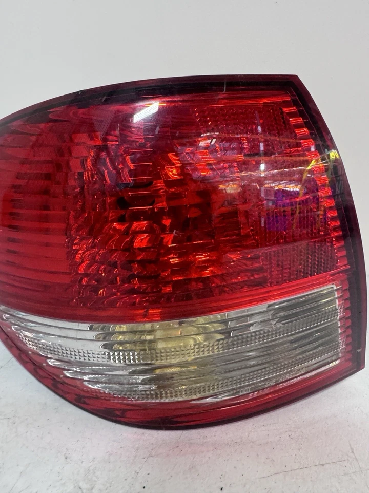 2000-2001 NISSAN INFINITY I30 TAILLIGHT PASSENGER RIGHT Side - Image 3 of 4