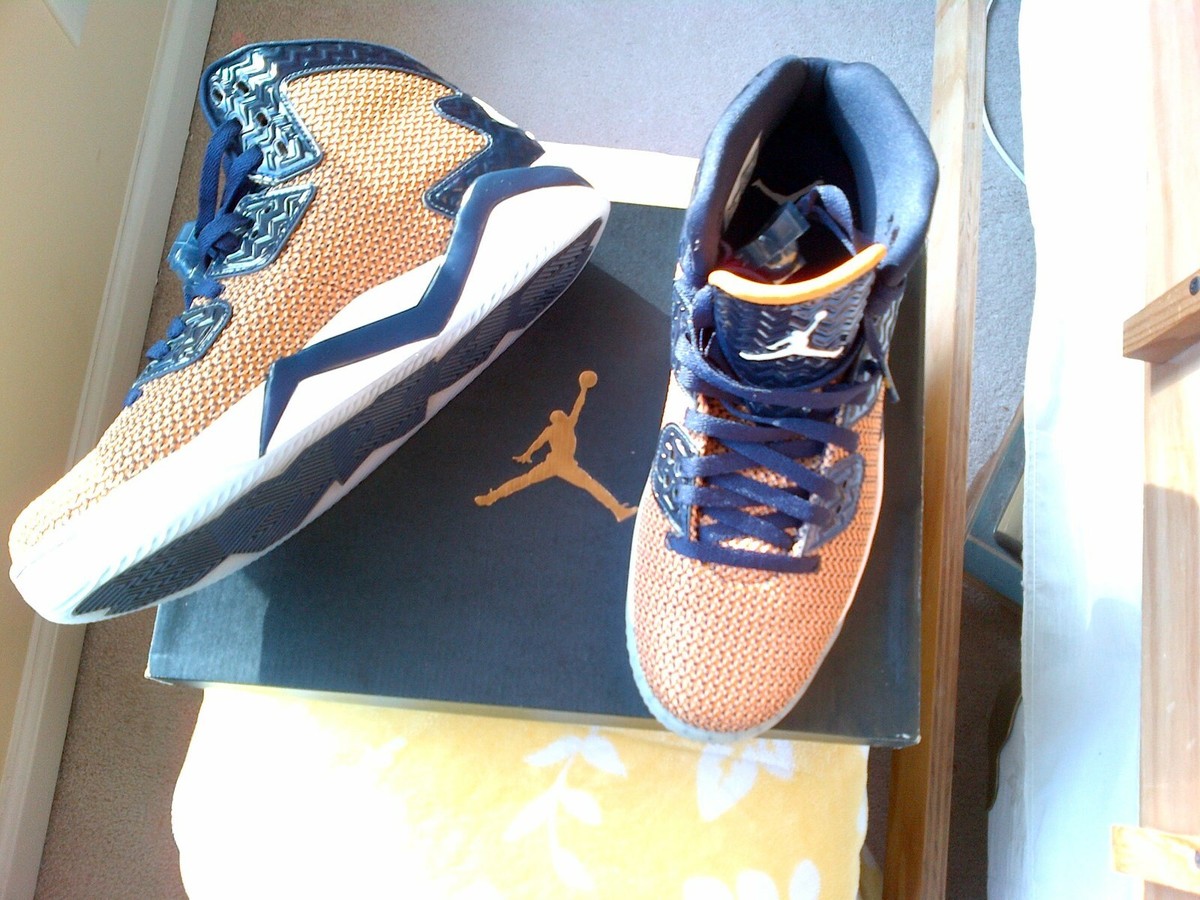 AIR JORDAN SPIKE FORTY GOLD LEAF/WHITE - MIDNITE NAVY  display picture 1