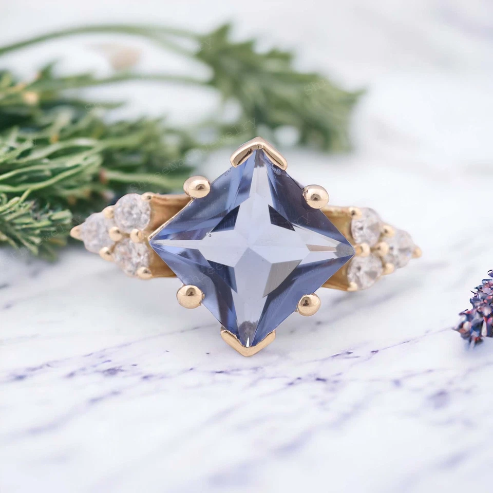 14k Yellow Gold 7MM Princess Cut Natural Lavender Sapphire Cubic Zirconia Ring - Image 2 of 4