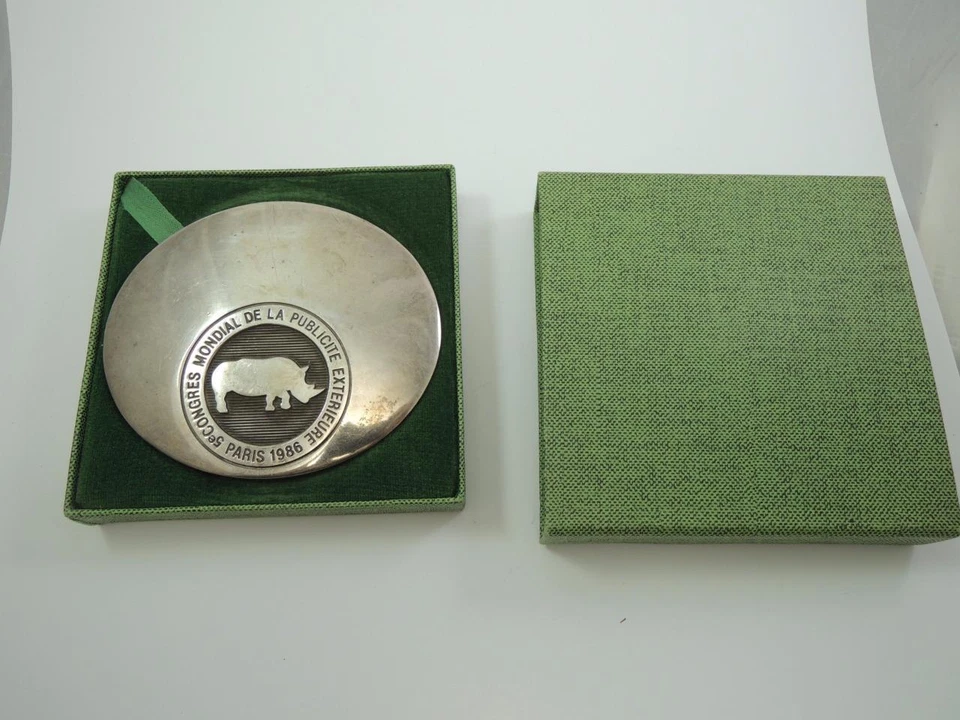 Paris 1986 5th World Congress of External Advertising Oval Nickel Medal + box - Image 2 of 4
