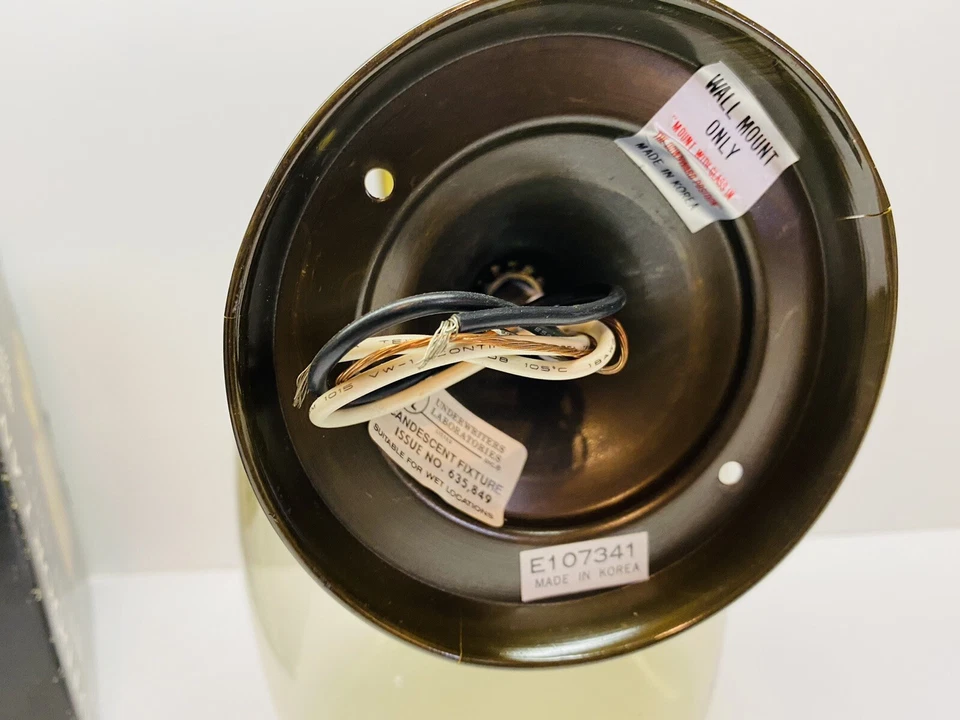 Luminária de latão maciço para área externa Catalina vidro fumaça - Imagem 4 de 4