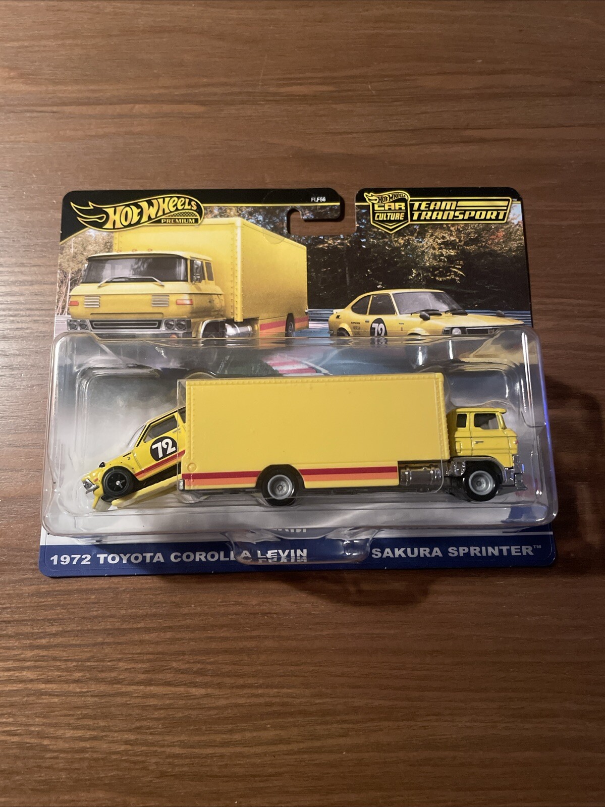 Hot Wheels Team Transport 2025 #75 - 1972 Toyota Corolla Levin Sakura Sprinter - Édition Limitée - Boîte Fermée