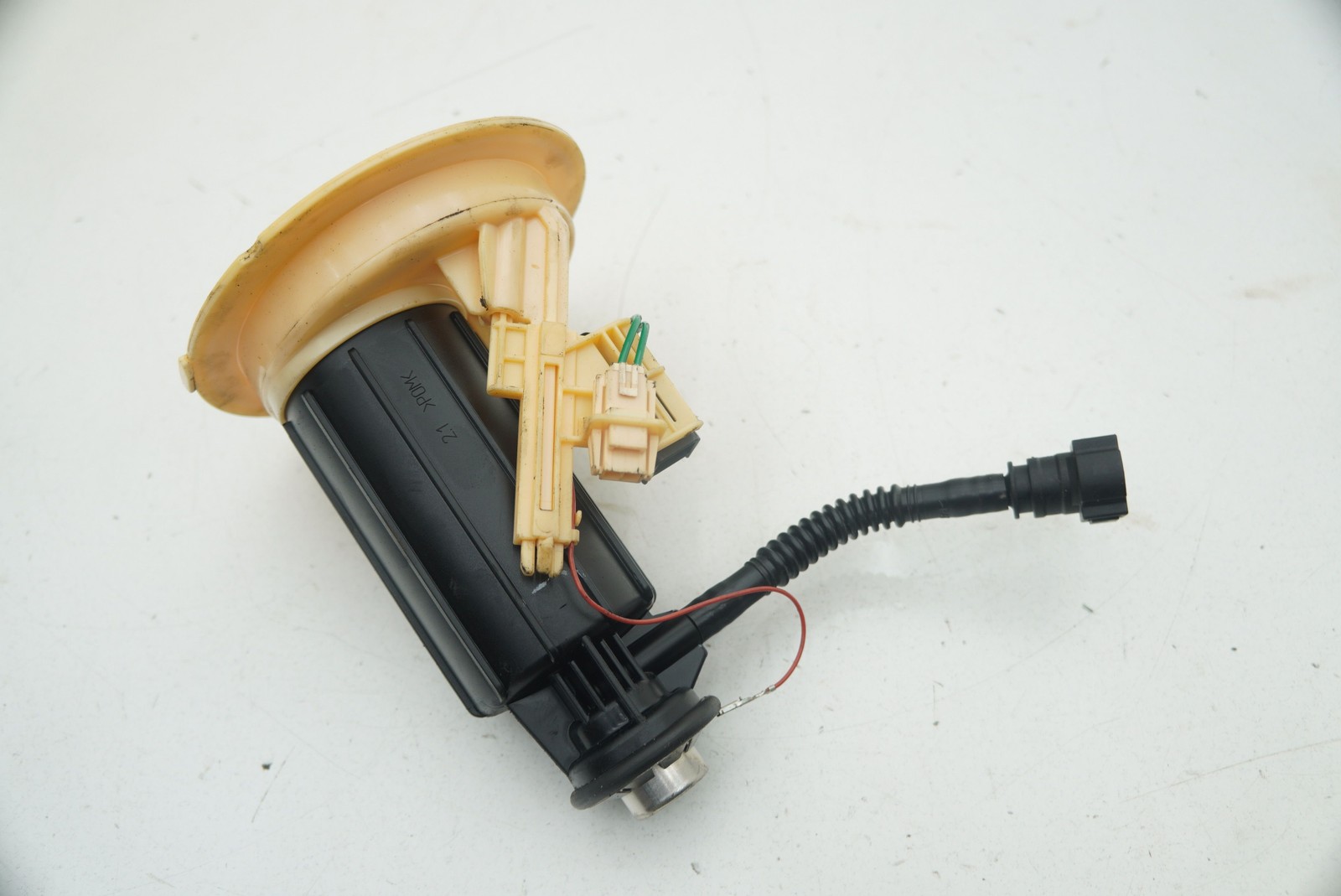 Rear Left Gas Fuel Tank Pump Sender Filter 282785 OEM Ferrari 458 Challenge