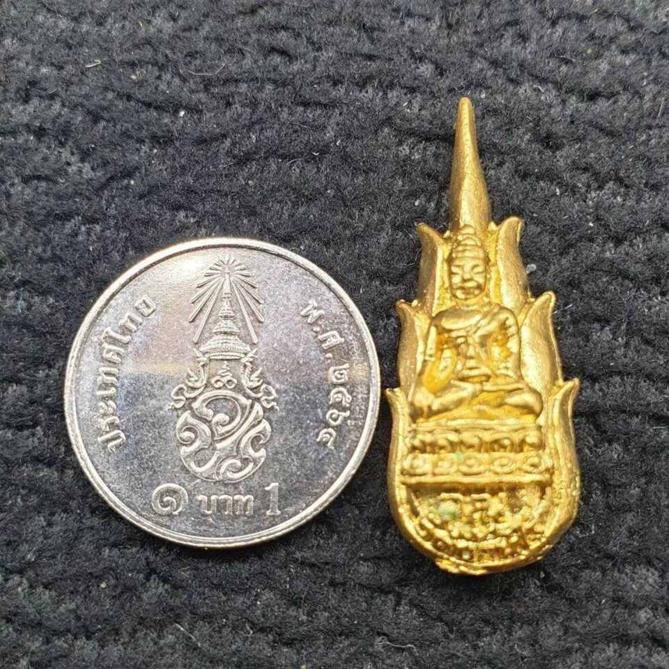 Phra Kring Yod Ket LP Koon Wat Banrai 2005 chapado en oro con caja original Foto 4 de 4