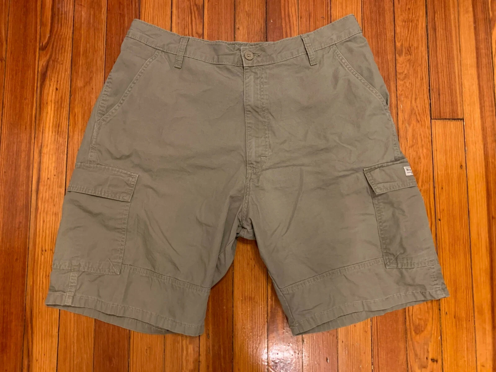 Wrangler Men’s Cargo Shorts Sand Grey Color 100% Cotton Size 38