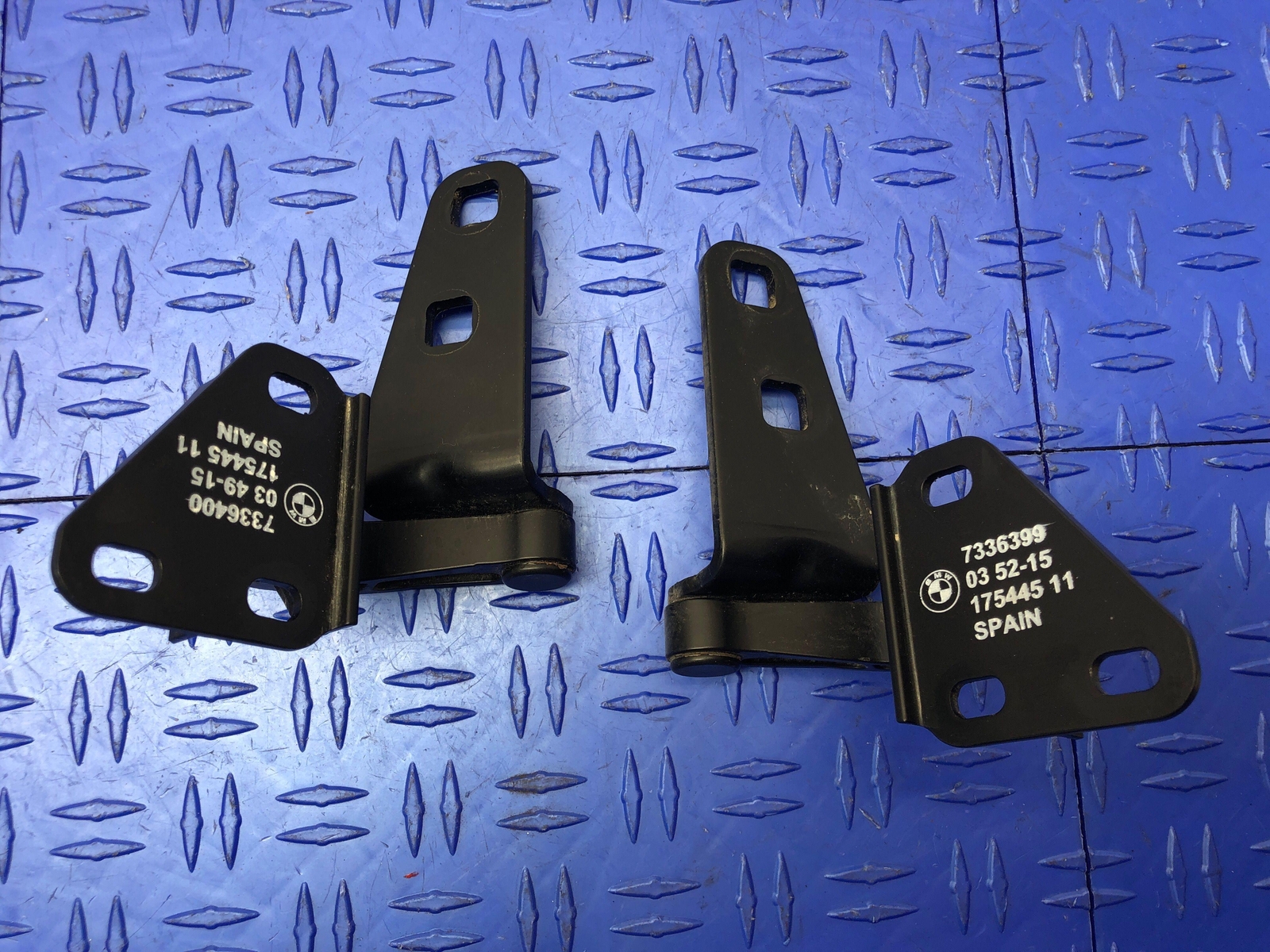 2014-2020 BMW I8 REAR RIGHT LEFT TRUNK HATCH LID HINGE SET 7336399 7336400 OEM