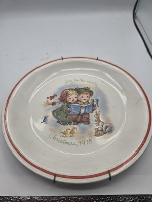 Vintage RUSTIES Christmas 1976 JOY TO THE WORLD Plate 9'' Staffordshire England