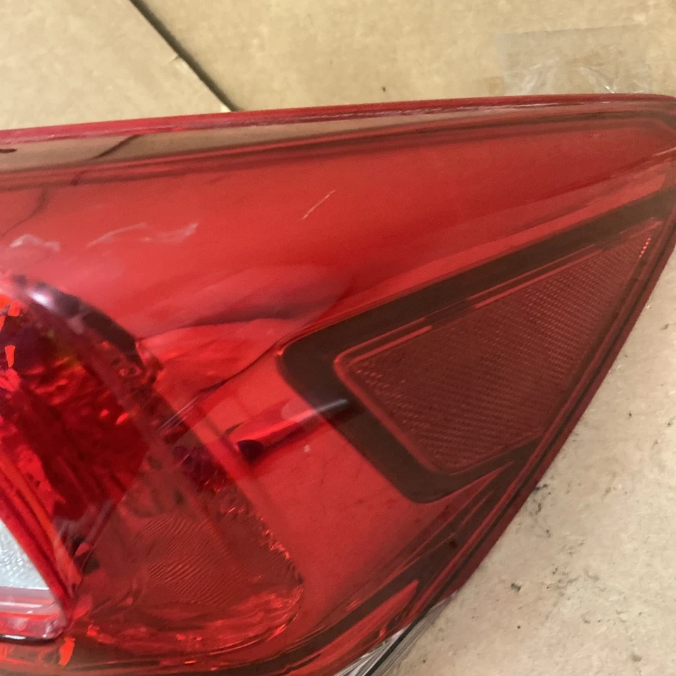 Luz trasera derecha 2018 2019 2020 2021-2023 Subaru Crosstrek OEM 3525 Foto 4 de 4