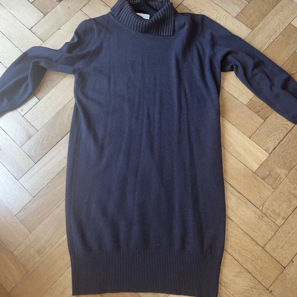 kleines dunkelgraues Strickkleid von Fabiana Filippi, Gr. S mit braunem Ldergürt - Bild 2 von 4