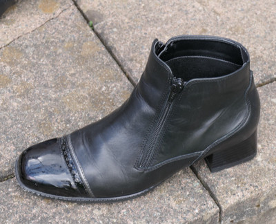 Ara Damen Stiefeletten Leder schwarz Lackspitze, Luftpolster   Gr. 6 (39)  26 cm