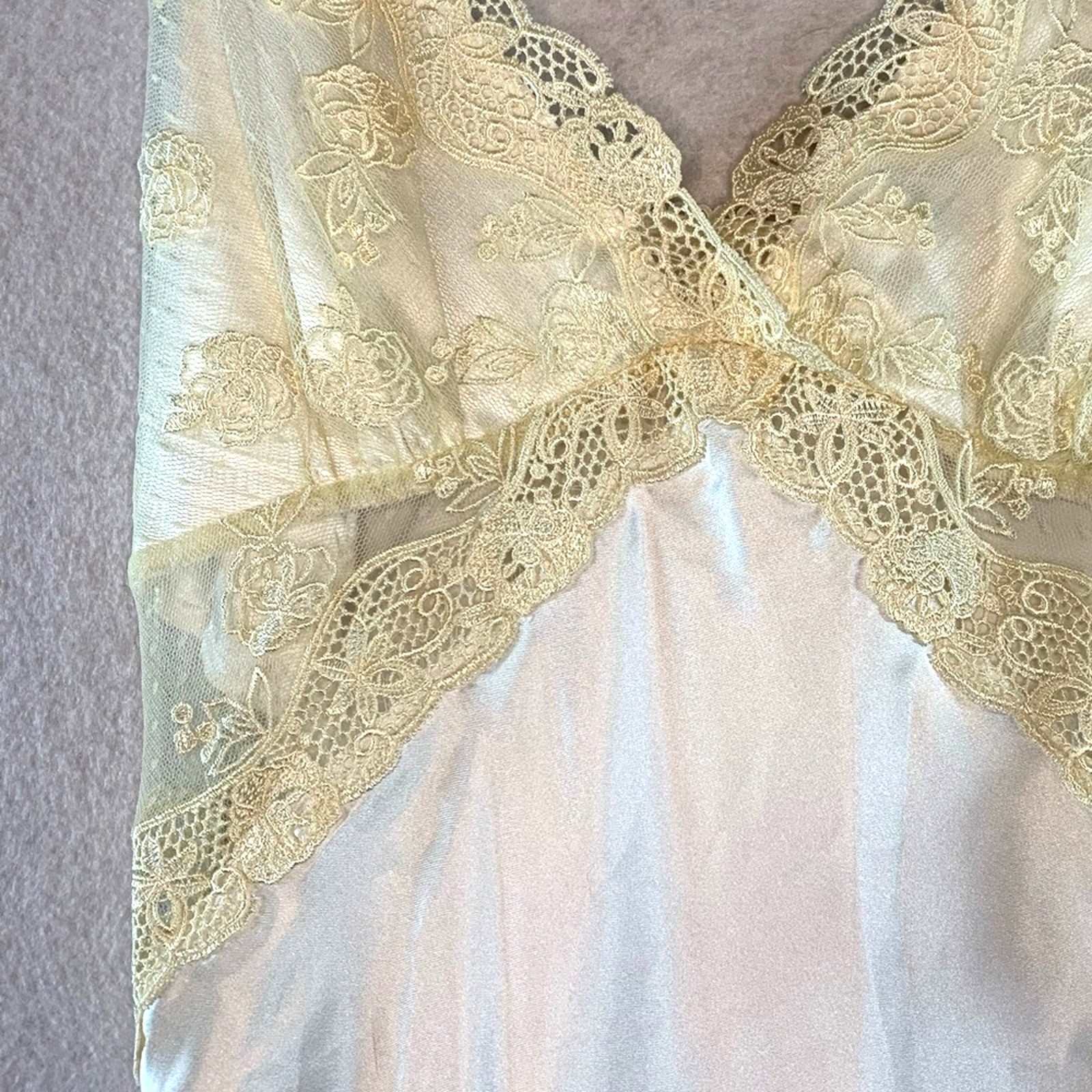 Flora Nikrooz Satin Lace Robe Chemise Slip 2pc Set Ivory Cream Bridal Lingerie  