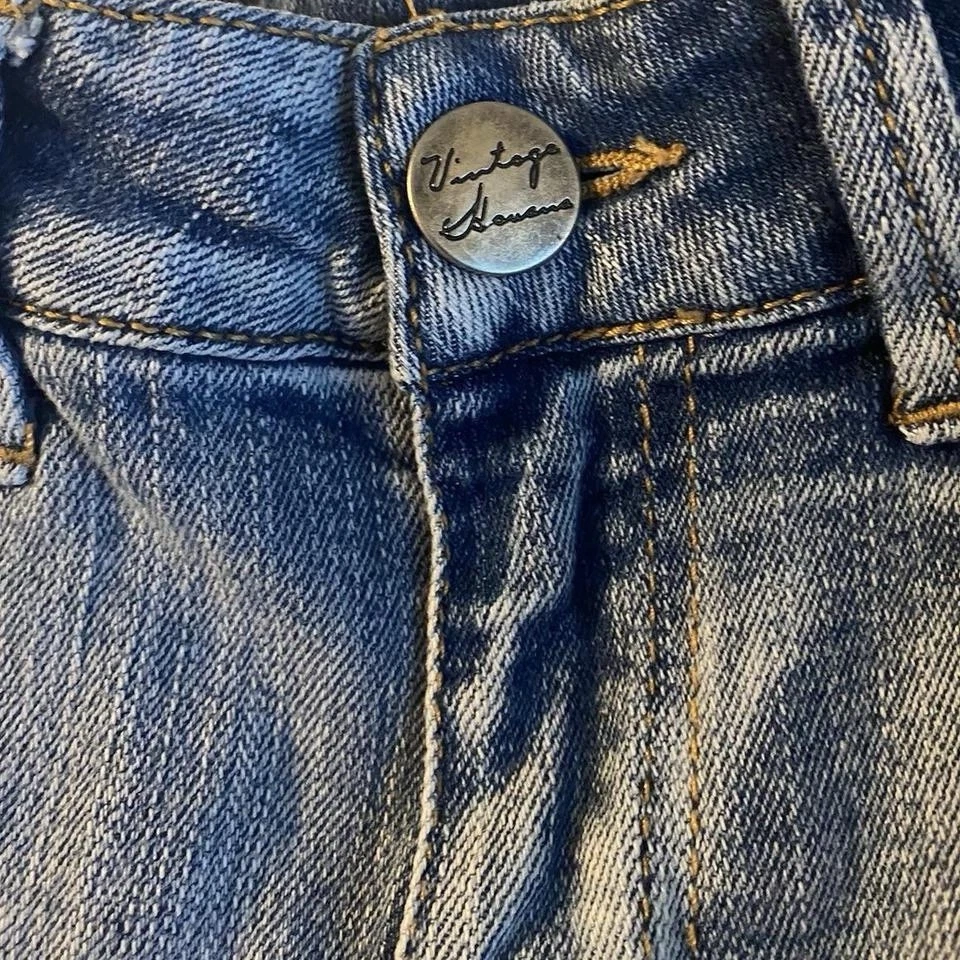 Pantalones cortos de jean vintage Havana para mujer lavado mediano dobladillo crudo envejecido talla 24 Foto 2 de 4