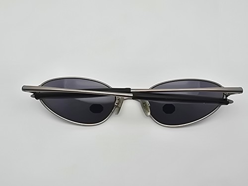 Oakley 05-807 C Wire Titanium Frame Titanium Iridium Lens Sunglasses w Flexhinge - Picture 11 of 20