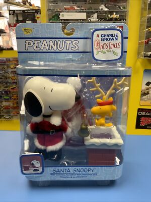 MEMORY LANE PEANUTS A CHARLIE BROWN CHRISTMAS  SANTA SNOOPY  ''NEW''