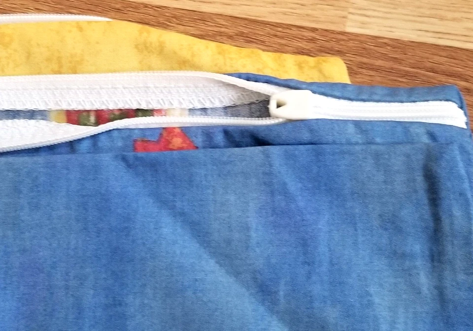 Full Size Futon Sofa/Bed Multicolor Cover w Large Over Sized Matching Pillow NEW - Image 4 of 4