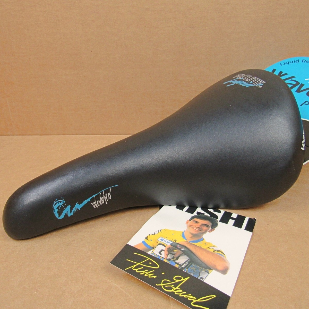 NOS Viscount Waveflo Professional Saddle w/Flolite w/Blue  Accents