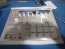 Native Instruments MASCHINE MK2 White   Power...