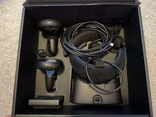 Oculus Rift 2 VR Headset w/ Controllers