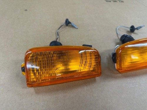 Ford Cortina mk4 Front Indicators, pair, New Genuine Ford parts, N.O.S - Picture 3 of 9