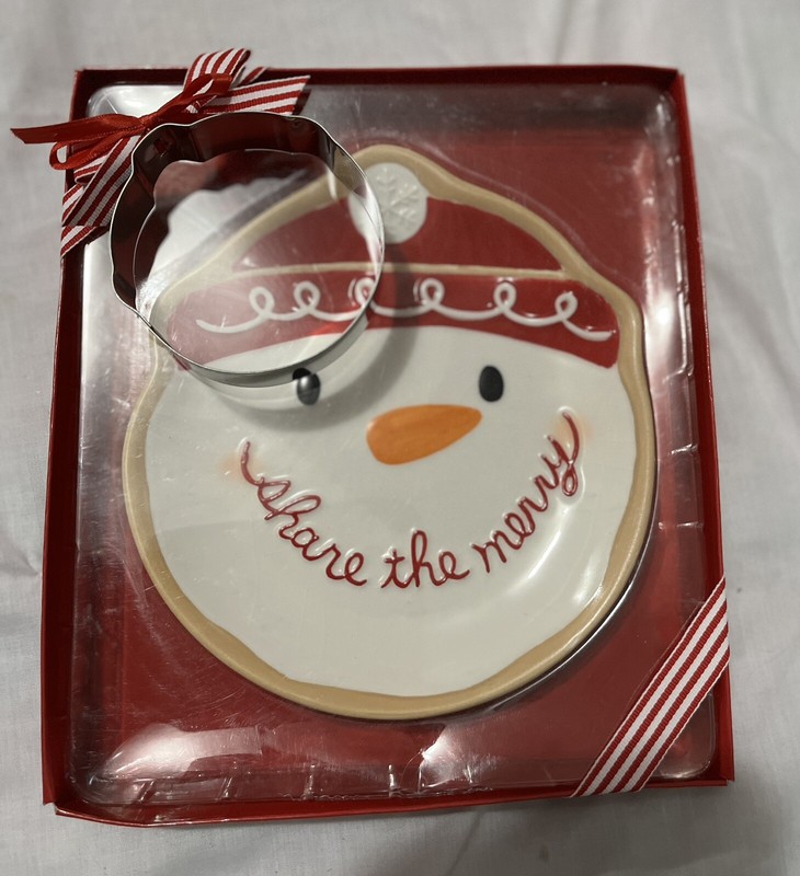 Hallmark “Share the Merry” Plate – NEW