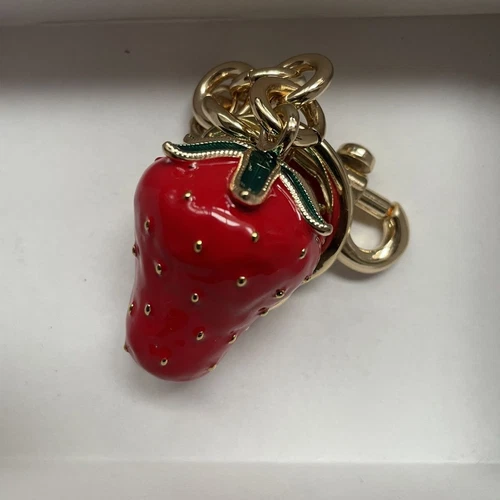 Strawberry KeyChain Bag Charm Resin and Metal - Bild 6 von 12