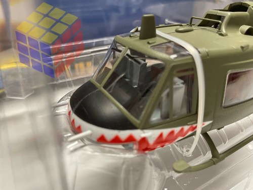Helicóptero combate Bell UH-1C 174th Gun Platoon "Sharks" - 1/48 - Vietnam 1970 - Imagen 3 de 10