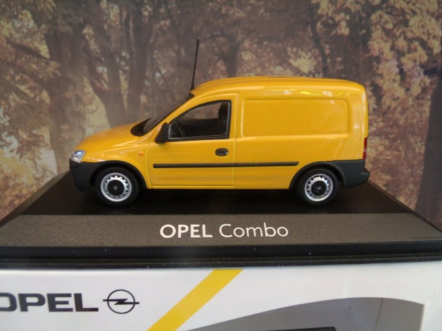 vans old skool checkerboard marshmallow