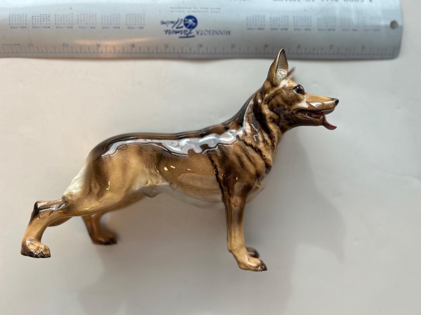 Hagen Renaker 'Von' German Shepherd 9x6 inches Monrovia Championship