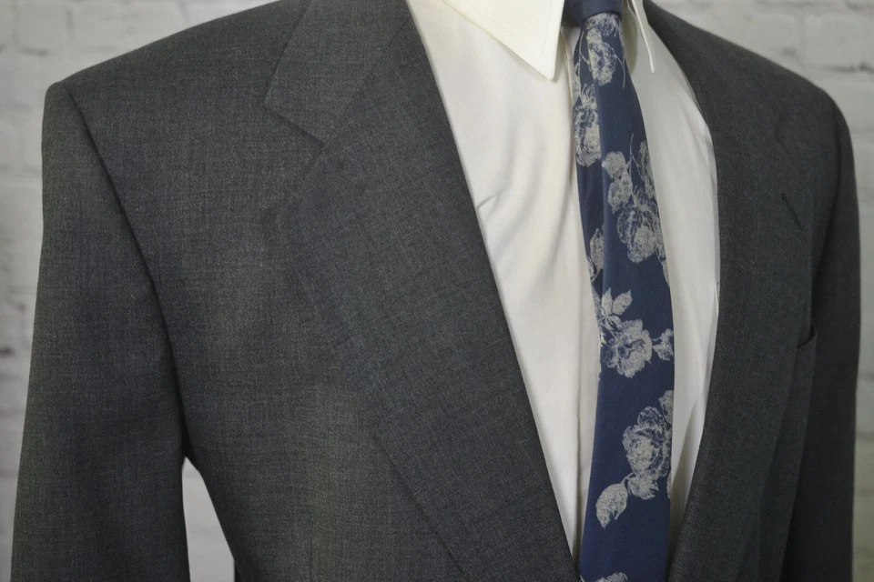 Mens Gray Wool Classic Fit Wool 2 Button 2 Piece Suit 44L Jacket 39x28 Pant - Image 2 of 4