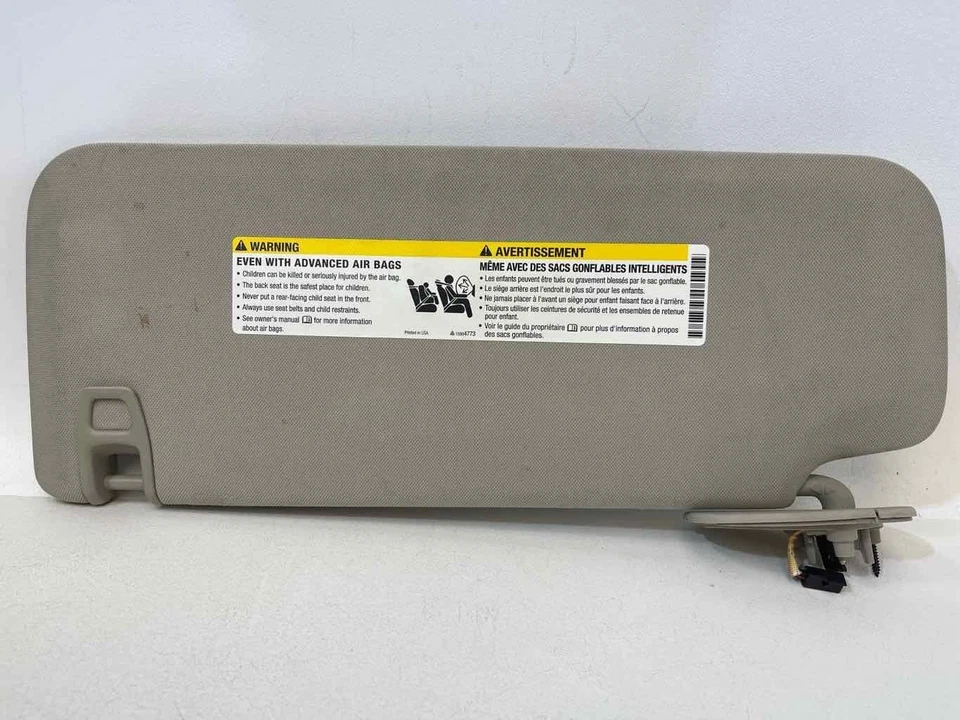 Parasol para pasajeros SUBURBAN 1500 RH 2007-2014 con iluminación gris OEM Foto 2 de 4