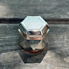 Trituradora de especias para moler hierbas hexagonal