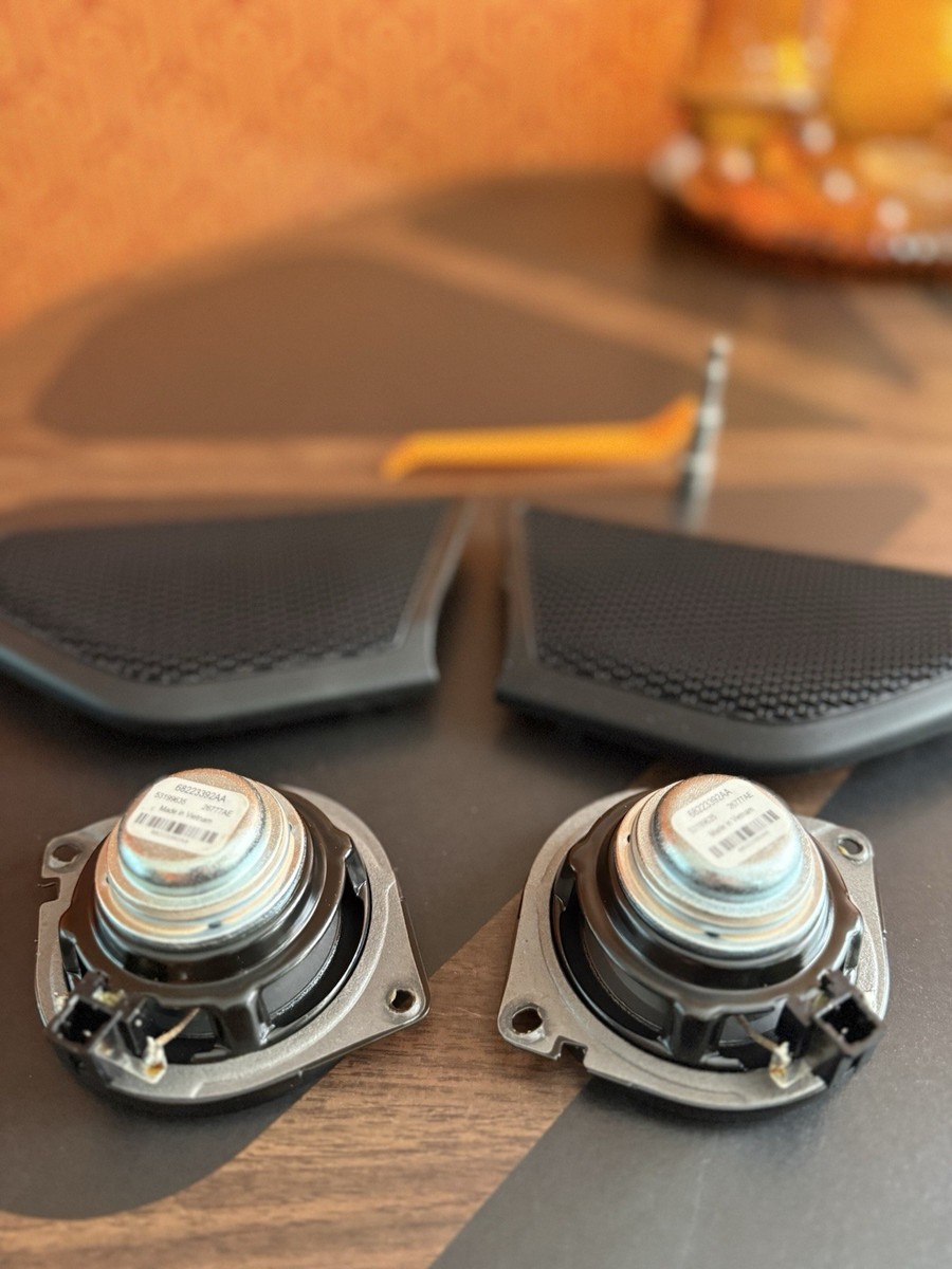 15-26 Jeep Wrangler PAIR Front Dash Audio Alpine Speakers OEM