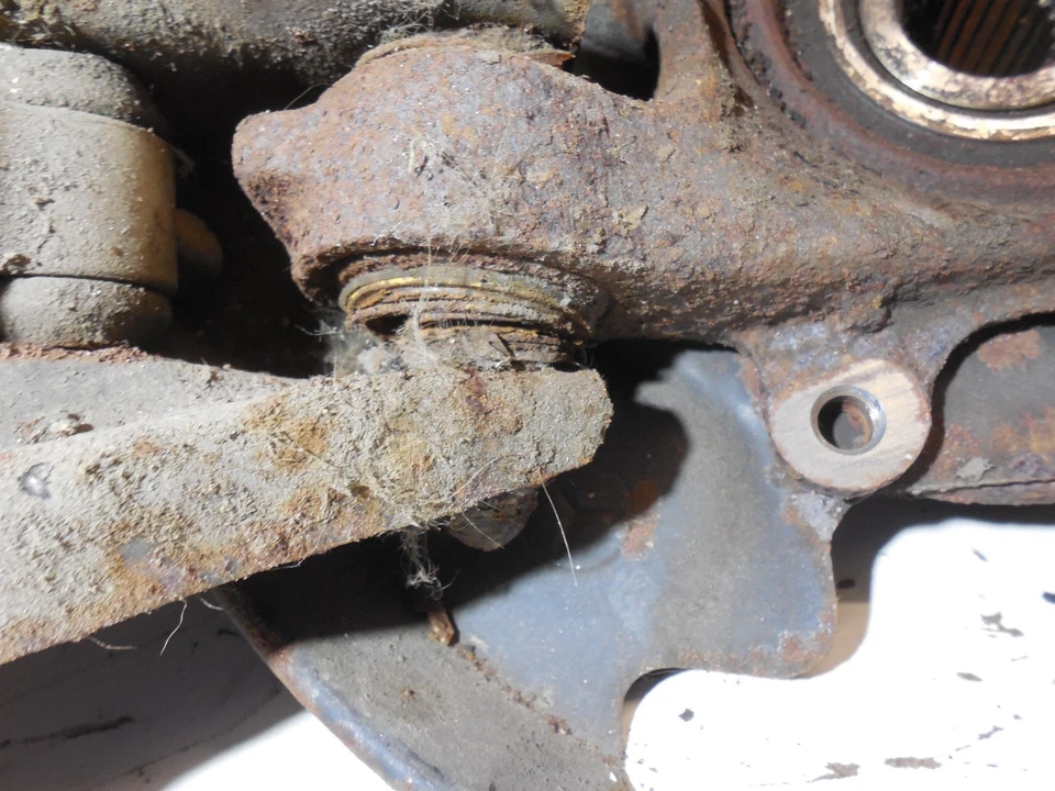 Husillo trasero derecho nudillo 2013574305 84-93 mercedes-benz w201 190d 190e Foto 4 de 4