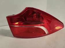 Driver Tail Light SWB Sport Incandescent Bulb Fits 13-16 SANTA FE 647895. N4