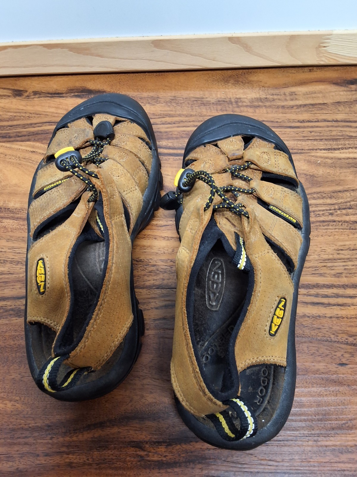 Sandali KEEN Newport H2 da donna taglia 7 in pelle marrone impermeabili sportivi escursionismo