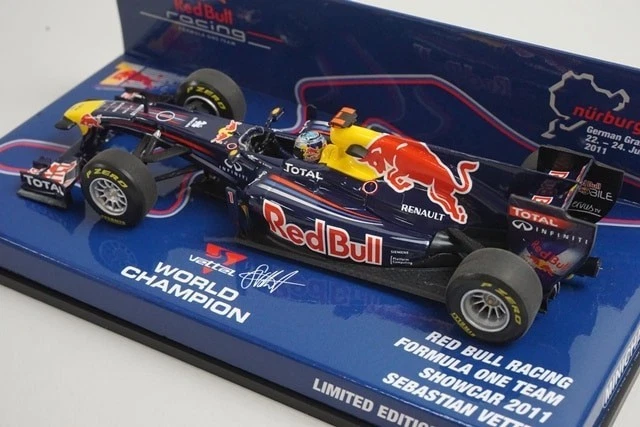 1:43 MINICHAMPS 413110271 Red Bull Racing Renault Show Car 2011 S.Vettel #1 - Image 2 of 4