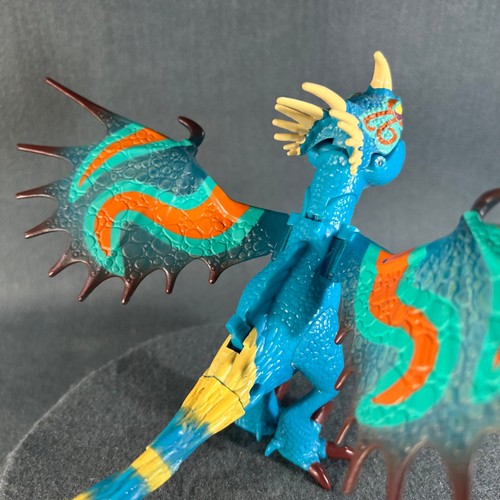How To Train Your Dragon Stormfly Nadder Actionfigur Light Up Tongue funktioniert - Bild 7 von 11