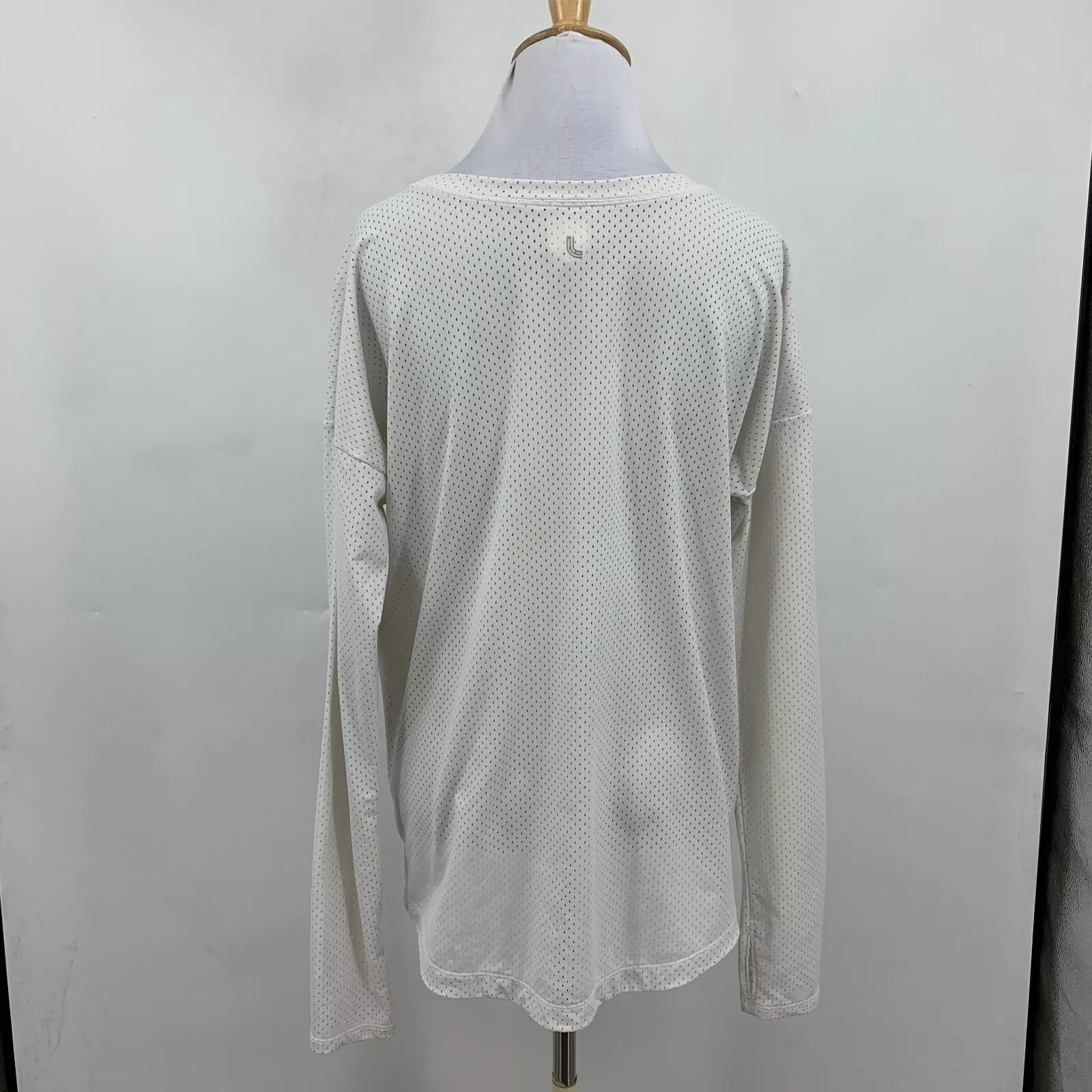lole stretch long sleeve mesh kangaroo pocket vented shirt